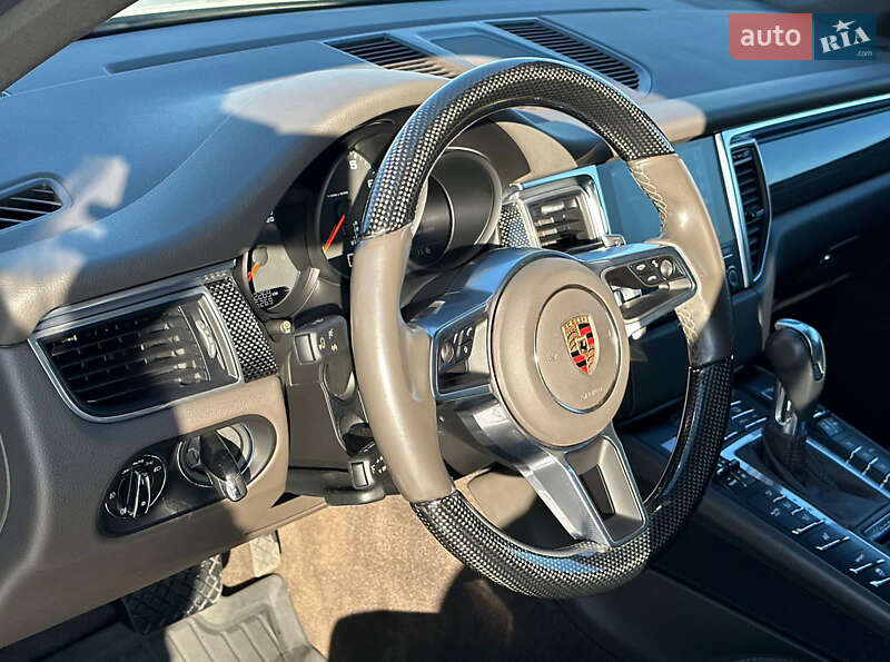 Внедорожник / Кроссовер Porsche Macan 2017 в Одессе