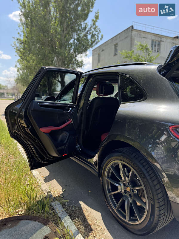Внедорожник / Кроссовер Porsche Macan 2016 в Днепре