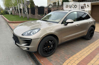 Внедорожник / Кроссовер Porsche Macan 2015 в 