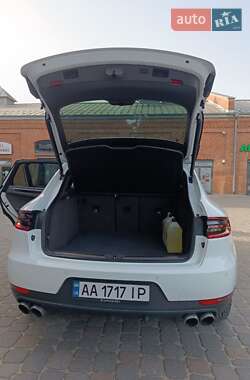 Внедорожник / Кроссовер Porsche Macan 2014 в 