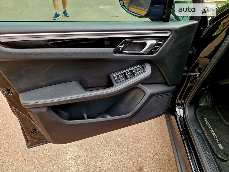 Позашляховик / Кросовер Porsche Macan 2019 в Софіївській Борщагівці