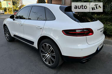 Внедорожник / Кроссовер Porsche Macan 2014 в 