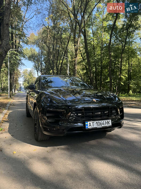 Внедорожник / Кроссовер Porsche Macan 2018 в Черновцах