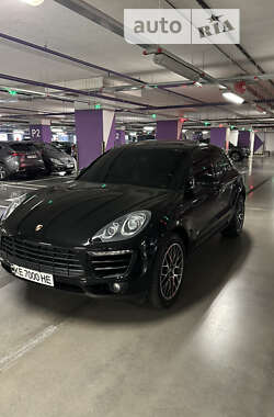 Внедорожник / Кроссовер Porsche Macan 2014 в 