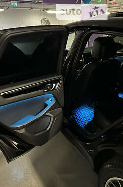 Внедорожник / Кроссовер Porsche Macan 2014 в 