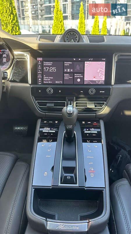Внедорожник / Кроссовер Porsche Macan 2022 в Киеве