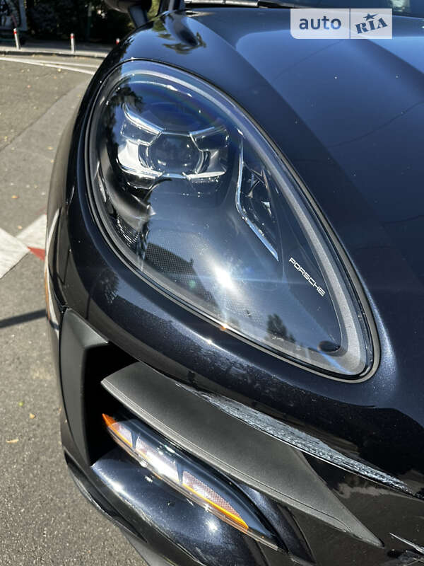 Внедорожник / Кроссовер Porsche Macan 2021 в Киеве