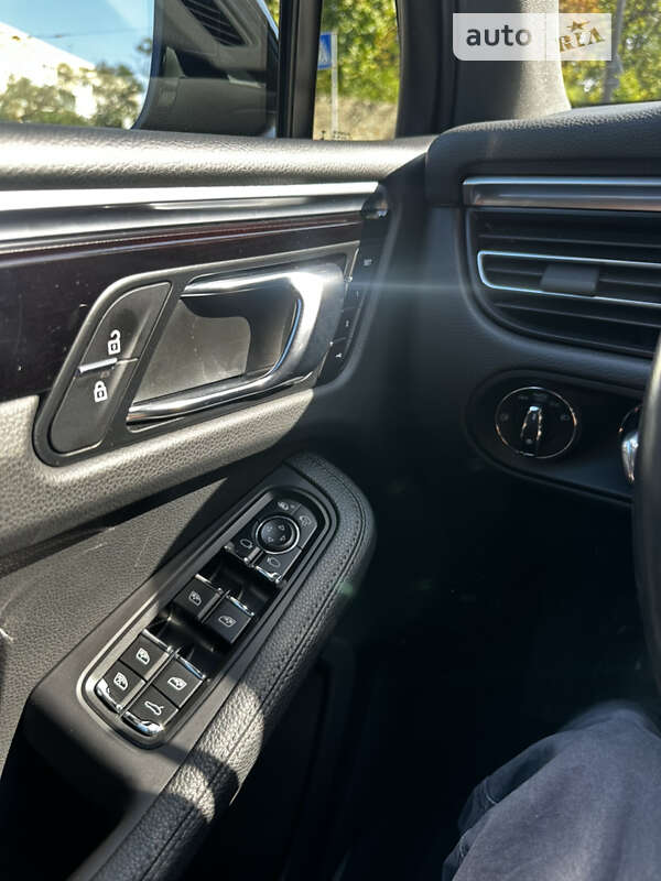 Внедорожник / Кроссовер Porsche Macan 2021 в Киеве