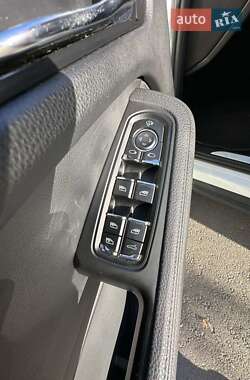 Внедорожник / Кроссовер Porsche Macan 2014 в 