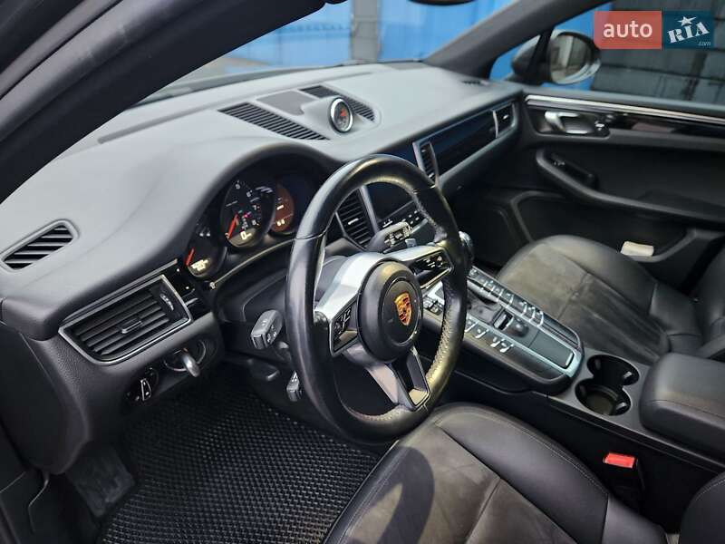 Внедорожник / Кроссовер Porsche Macan 2018 в Киеве