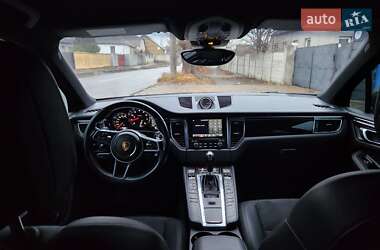 Внедорожник / Кроссовер Porsche Macan 2018 в 