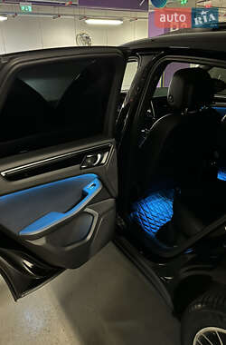 Позашляховик / Кросовер Porsche Macan 2014 в 