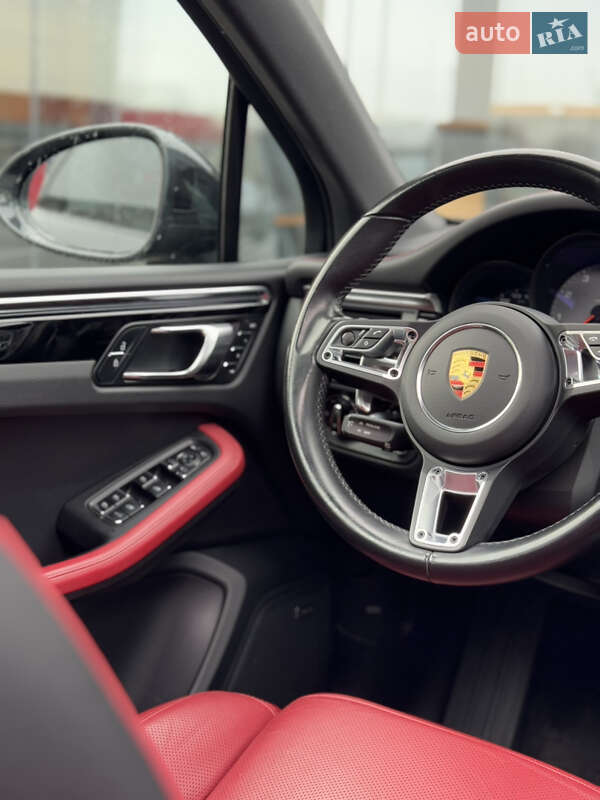 Внедорожник / Кроссовер Porsche Macan 2020 в Киеве