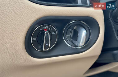 Внедорожник / Кроссовер Porsche Macan 2023 в 