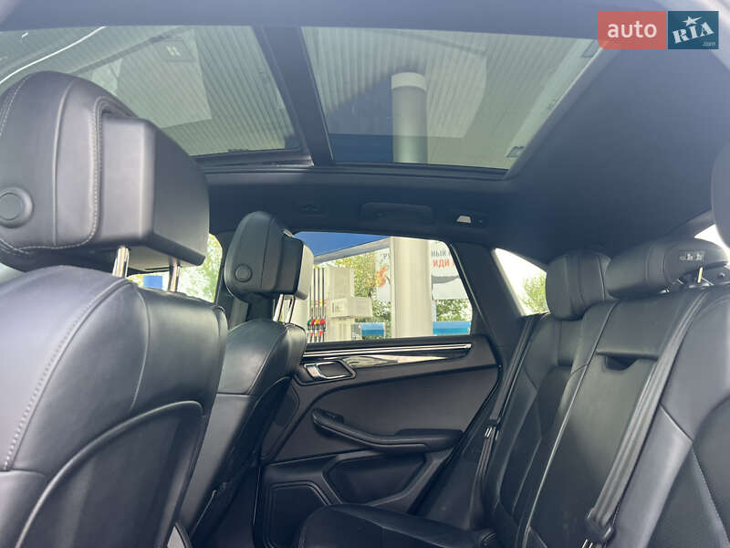 Внедорожник / Кроссовер Porsche Macan 2015 в Запорожье