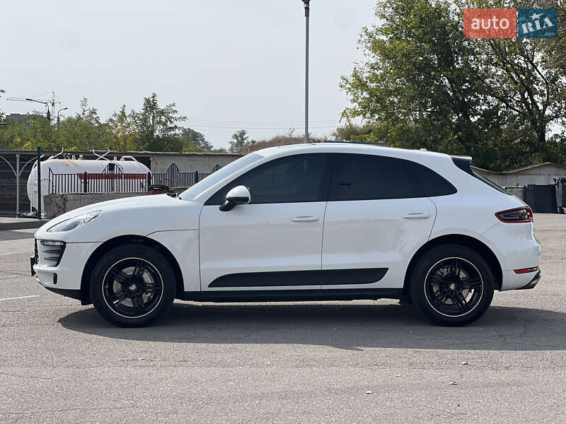 Внедорожник / Кроссовер Porsche Macan 2015 в Запорожье