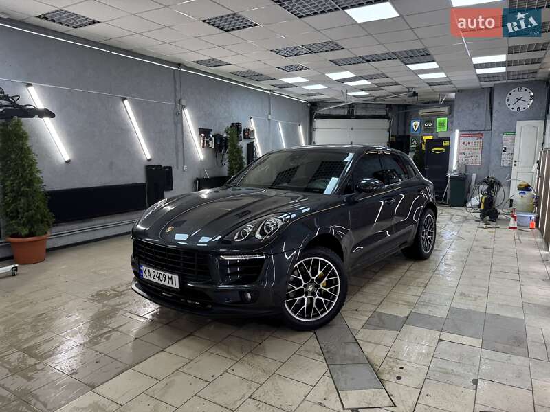Внедорожник / Кроссовер Porsche Macan 2016 в Киеве