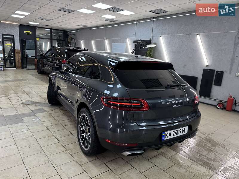 Внедорожник / Кроссовер Porsche Macan 2016 в Киеве