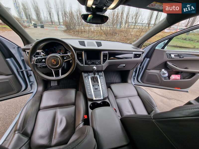 Внедорожник / Кроссовер Porsche Macan 2015 в Киеве