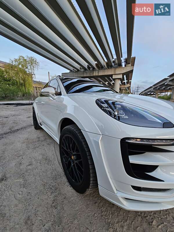 Позашляховик / Кросовер Porsche Macan 2016 в 