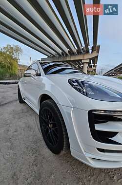 Позашляховик / Кросовер Porsche Macan 2016 в 