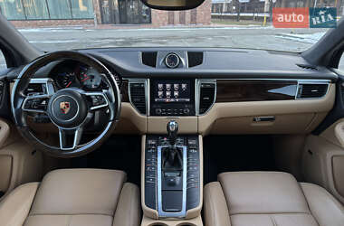 Внедорожник / Кроссовер Porsche Macan 2018 в 