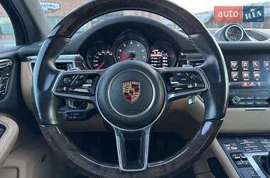 Внедорожник / Кроссовер Porsche Macan 2018 в 