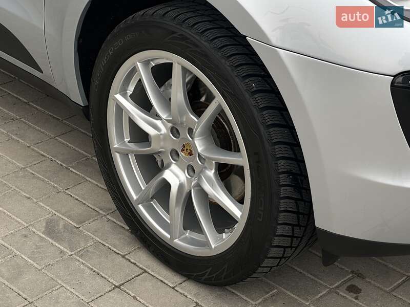 Позашляховик / Кросовер Porsche Macan 2017 в Мукачевому