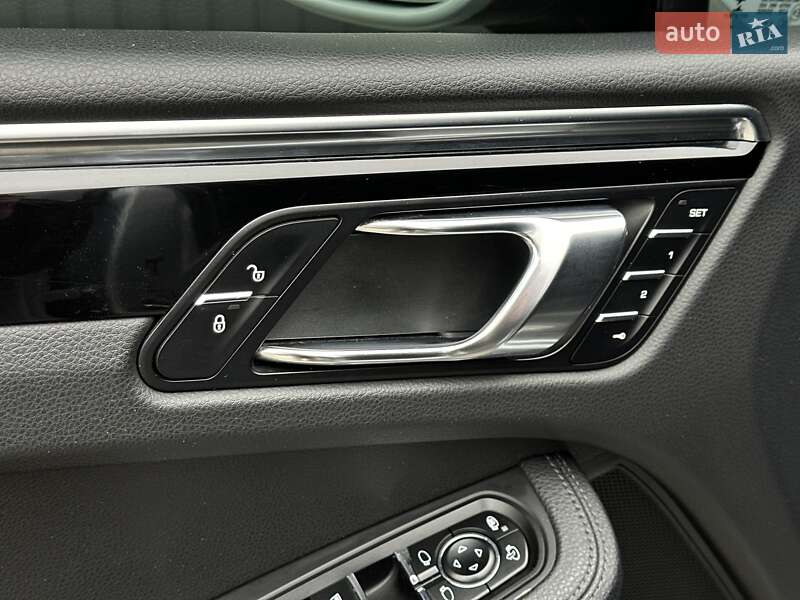 Позашляховик / Кросовер Porsche Macan 2017 в Мукачевому
