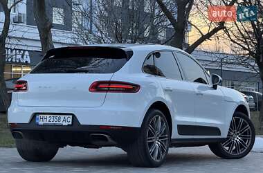 Внедорожник / Кроссовер Porsche Macan 2017 в 