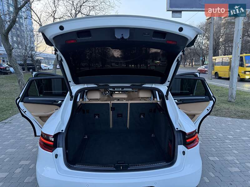 Внедорожник / Кроссовер Porsche Macan 2017 в Одессе