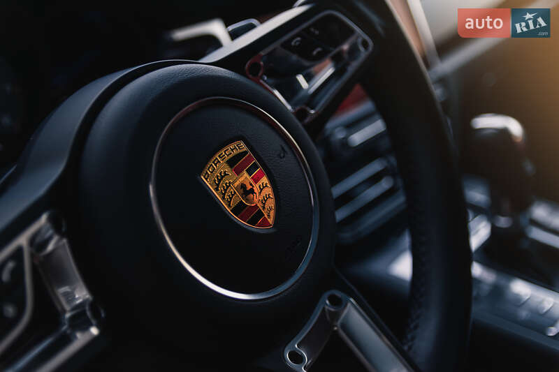 Внедорожник / Кроссовер Porsche Macan 2021 в Киеве