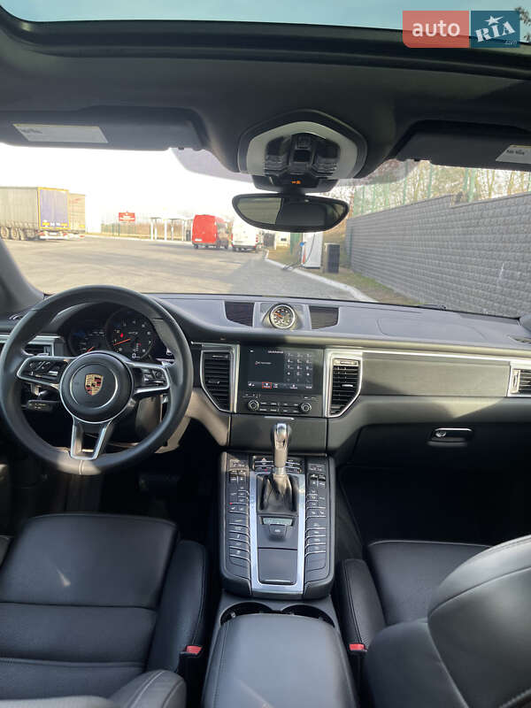 Внедорожник / Кроссовер Porsche Macan 2017 в Ровно