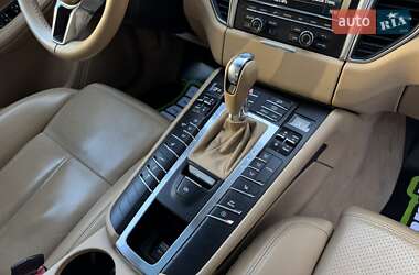 Внедорожник / Кроссовер Porsche Macan 2014 в 