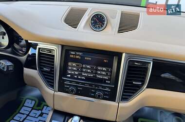 Внедорожник / Кроссовер Porsche Macan 2014 в 