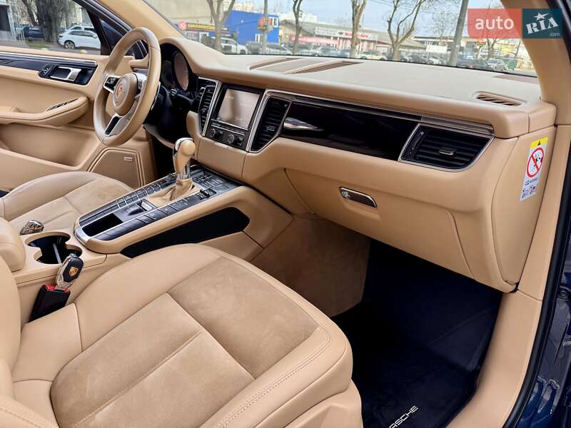 Внедорожник / Кроссовер Porsche Macan 2014 в 