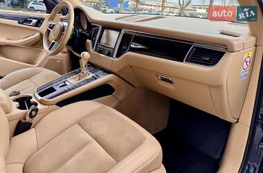 Внедорожник / Кроссовер Porsche Macan 2014 в 