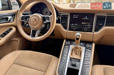Внедорожник / Кроссовер Porsche Macan 2014 в 