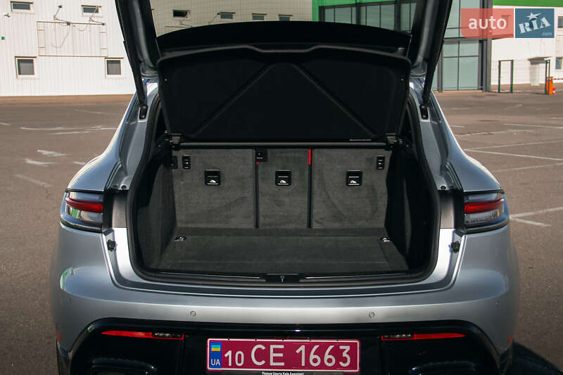 Позашляховик / Кросовер Porsche Macan 2024 в Києві