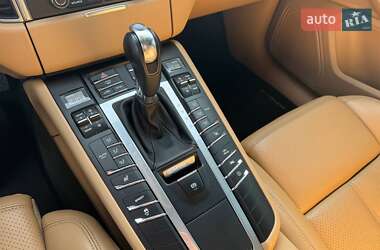 Внедорожник / Кроссовер Porsche Macan 2018 в 