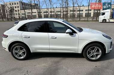 Позашляховик / Кросовер Porsche Macan 2019 в 