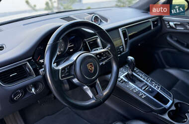 Внедорожник / Кроссовер Porsche Macan 2017 в 