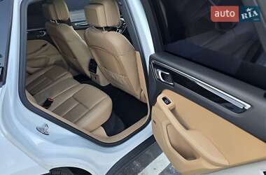 Внедорожник / Кроссовер Porsche Macan 2018 в 