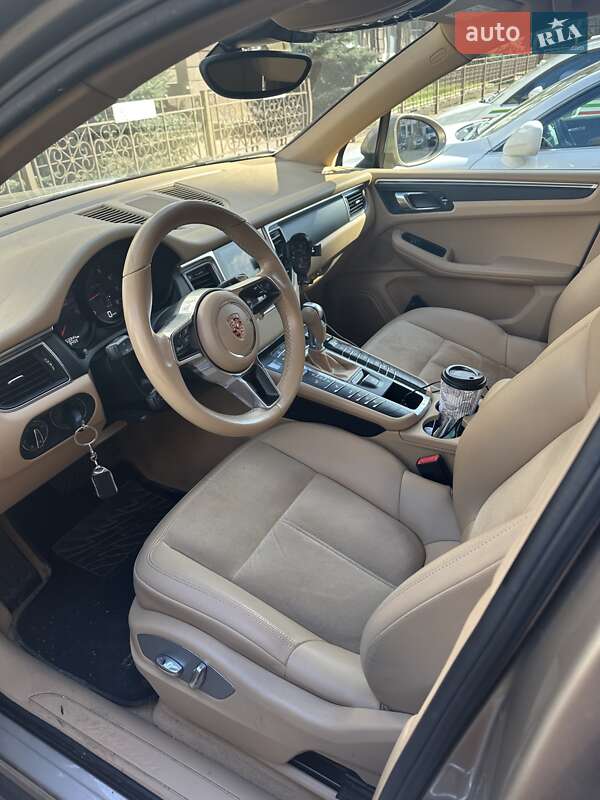 Позашляховик / Кросовер Porsche Macan 2016 в Києві