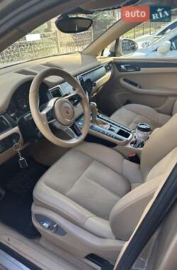 Позашляховик / Кросовер Porsche Macan 2016 в 
