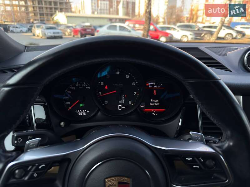 Внедорожник / Кроссовер Porsche Macan 2017 в Черновцах
