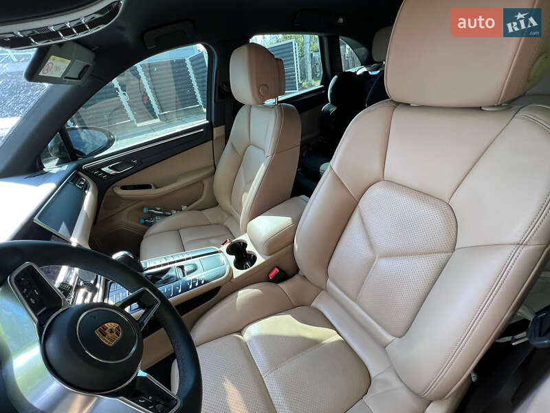 Внедорожник / Кроссовер Porsche Macan 2019 в Киеве