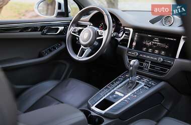 Внедорожник / Кроссовер Porsche Macan 2019 в 