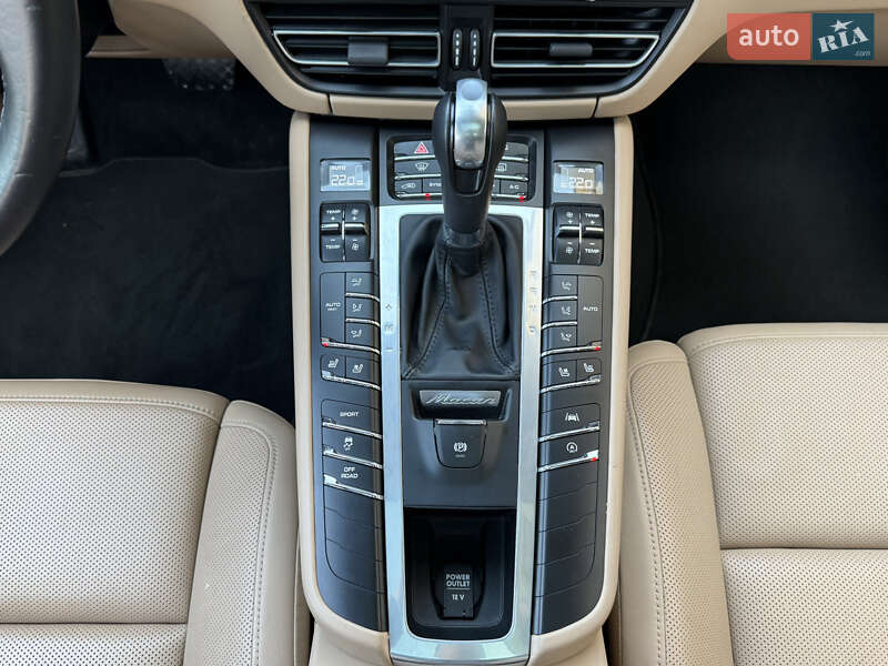 Внедорожник / Кроссовер Porsche Macan 2021 в Черновцах