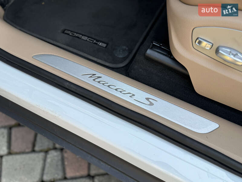 Внедорожник / Кроссовер Porsche Macan 2021 в Черновцах